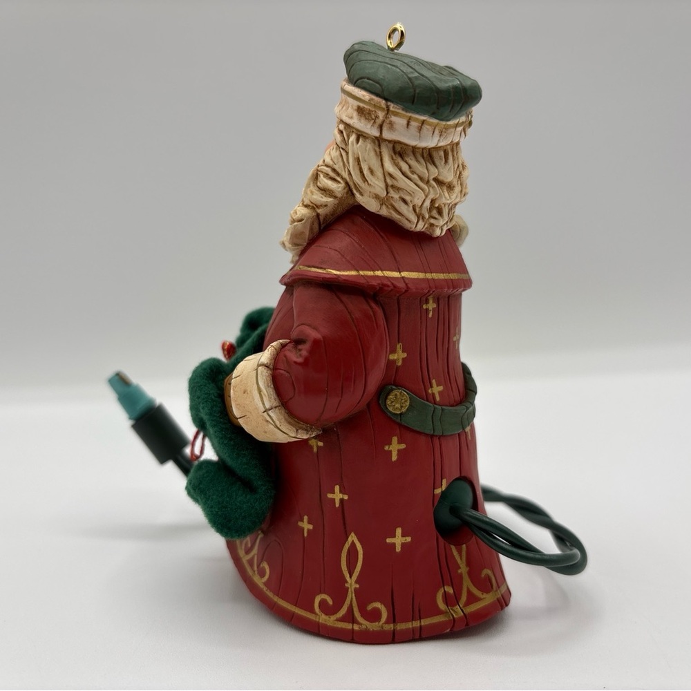 Hallmark Keepsake Ornament 1997 Santa’s Secret Gift Handcrafted Old-World Santa - Picture 4 of 12